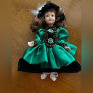 NIB. LA BELLE EPOQUE. 7” porcelain doll, made in France.